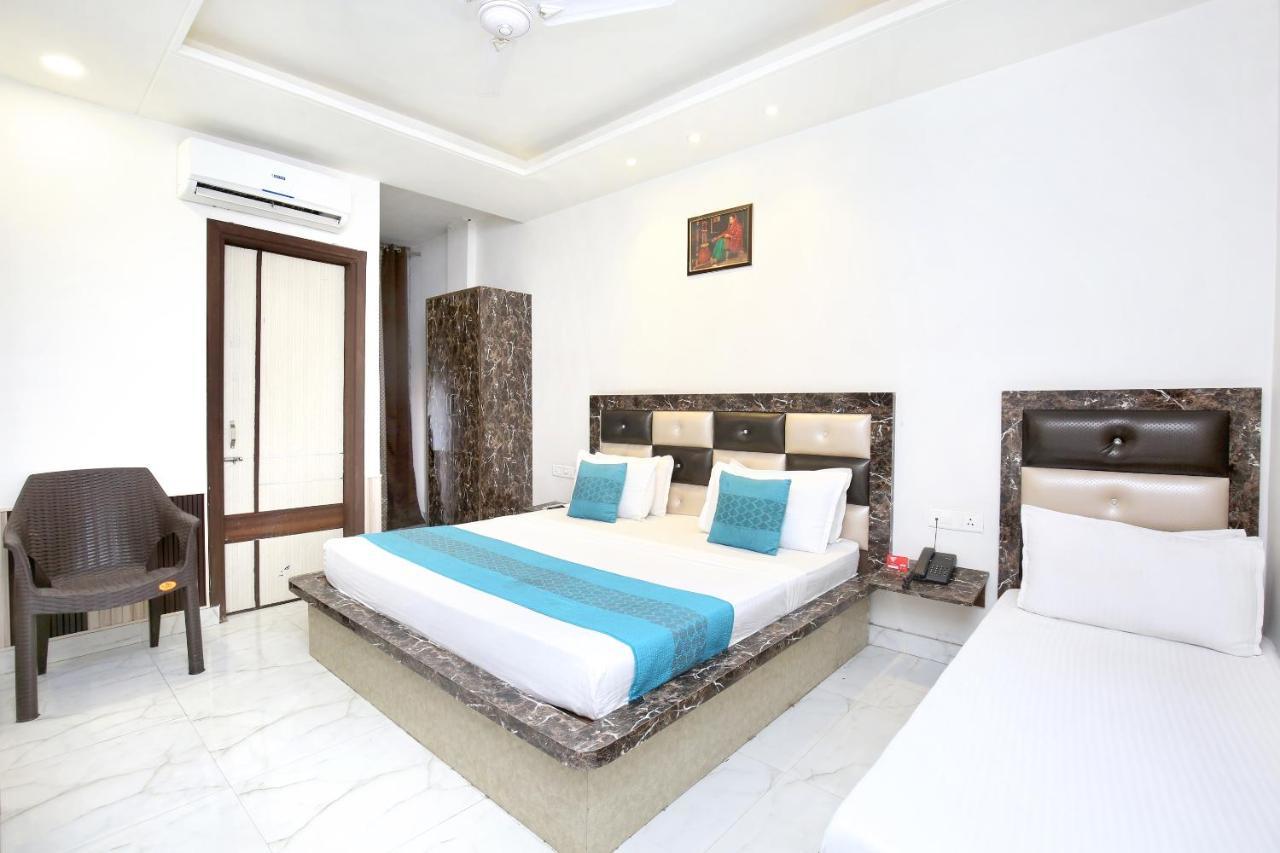Hotel Oyo 14510 Harpal Classic
